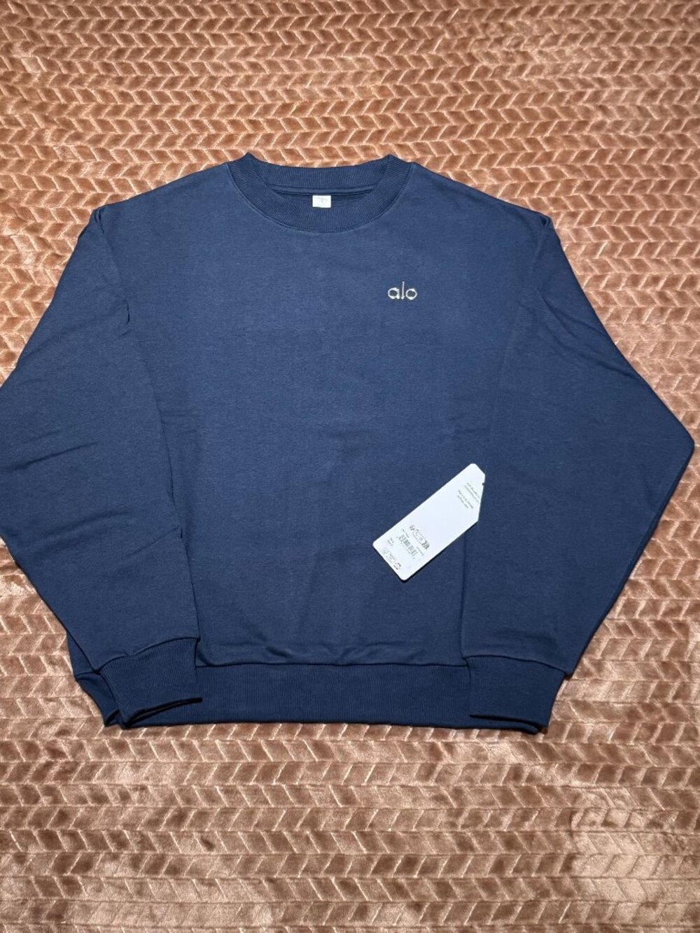 Alo Accolade Medium Navy Blue Crewneck Pullover Sweater